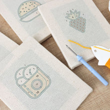 Charger l'image dans la galerie, Punch Needle Kit (4 pièces) avec cadres - Pause Snacks 2