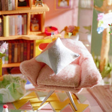 Charger l'image dans la galerie, Maison Miniature Loft de Dora