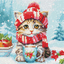 Charger l'image dans la galerie, Mini Diamond Painting 25x25cm - Chat Mignon avec Écharpe Rouge
