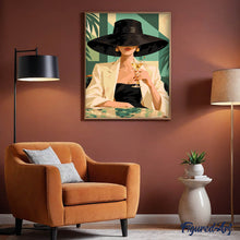 Charger l'image dans la galerie, Portrait glamour au chapeau noir