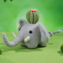 Charger l'image dans la galerie, Kit Amigurumi Crochet - Éléphant avec Cactus Figured'Art