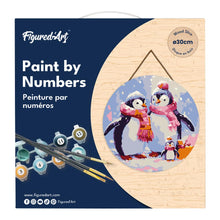 Charger l'image dans la galerie, Peinture par Numéro sur Disque en Bois - Famille de Pingouins sous la Neige