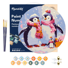 Charger l'image dans la galerie, Peinture par Numéro sur Disque en Bois - Famille de Pingouins sous la Neige