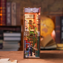 Charger l'image dans la galerie, Book Nook - 84 Charing Cross Road