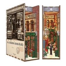 Charger l'image dans la galerie, Book Nook - 84 Charing Cross Road
