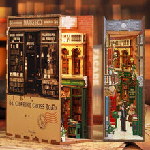 Charger l'image dans la galerie, Book Nook - 84 Charing Cross Road