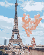 Charger l'image dans la galerie, Femme et ballons au bord de la Tour Eiffel