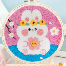 Charger l'image dans la galerie, Punch Needle Petit Lapin et Couronne de Fleurs