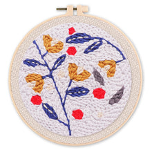 Charger l'image dans la galerie, Punch Needle Houx sur fond bleu