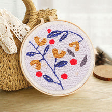 Charger l'image dans la galerie, Punch Needle Houx sur fond bleu