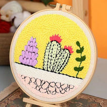 Charger l'image dans la galerie, Punch Needle Cactus sur fond jaune