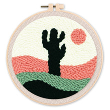 Charger l'image dans la galerie, Punch Needle Cactus dans le Désert