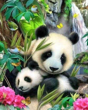 Charger l'image dans la galerie, Broderie Point de Croix - Famille de Pandas