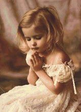 Charger l'image dans la galerie, peinture par numéros | Petite fille faisant sa Prière | complexe portrait romantique | FiguredArt