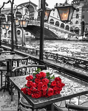 Charger l'image dans la galerie, peinture par numéros | Terrasse et Bouquet | fleurs intermédiaire romantique ville | FiguredArt